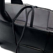 将图像加载到图库查看器中，Bottega Veneta Maxi INTRECCIATO Candy Alco Tote 2-Way Bag Black Lamb Leather Size Mini
