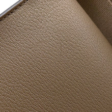 将图像加载到图库查看器中，HERMES Geta Etoupe Chevre Myzore Goatskin
