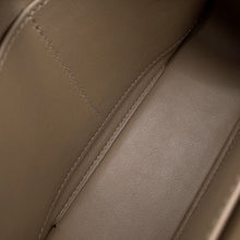 将图像加载到图库查看器中，HERMES Geta Etoupe Chevre Myzore Goatskin
