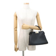 将图像加载到图库查看器中，FENDI Peekaboo Iconic Essential Black8BN302 Leather
