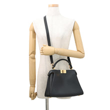 将图像加载到图库查看器中，FENDI Peekaboo Iconic Essential Black8BN302 Leather
