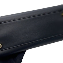 将图像加载到图库查看器中，FENDI Peekaboo Iconic Essential Black8BN302 Leather
