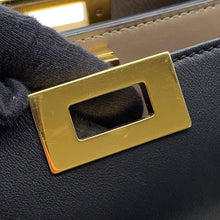 将图像加载到图库查看器中，FENDI Peekaboo Iconic Essential Black8BN302 Leather
