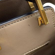 将图像加载到图库查看器中，FENDI Peekaboo Iconic Essential Black8BN302 Leather
