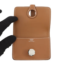 将图像加载到图库查看器中，HERMES Dogon Card Case Gold Evercolor
