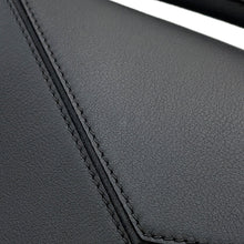 将图像加载到图库查看器中，LOEWE Puzzle bag Black Leather Size Medium
