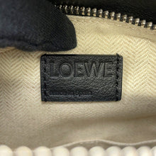 将图像加载到图库查看器中，LOEWE Puzzle bag Black Leather Size Medium
