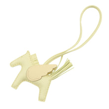 将图像加载到图库查看器中，HERMES Rodeo Pegasus Jaune Milton Lambskin Size PM
