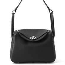 将图像加载到图库查看器中，HERMES Lindy Black Taurillon Clemence Size 26
