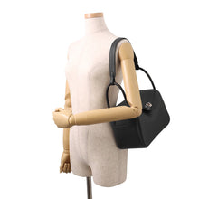 将图像加载到图库查看器中，HERMES Lindy Black Taurillon Clemence Size 26
