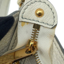 将图像加载到图库查看器中，LOUIS VUITTON Mahina Blanc/BrownM95661 Monogram Mahina Size XS
