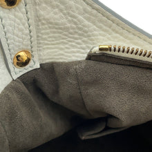 将图像加载到图库查看器中，LOUIS VUITTON Mahina Blanc/BrownM95661 Monogram Mahina Size XS
