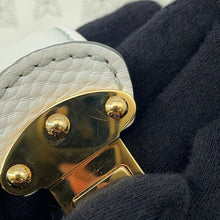 将图像加载到图库查看器中，LOUIS VUITTON Mahina Blanc/BrownM95661 Monogram Mahina Size XS
