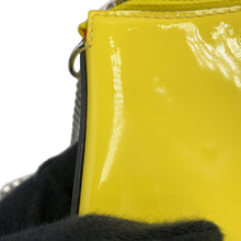 将图像加载到图库查看器中，Christian Louboutin Rubira ChainShoulder Bag Yellow3225249 Patent Leather

