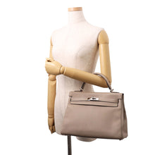 Load image into Gallery viewer, HERMES Kelly Retourne Gris Tourterelle Togo Leather Size 32
