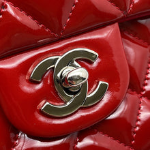 将图像加载到图库查看器中，CHANEL Matelasse W Flap W Chain Shoulder RedA01112 Enamel Size 25
