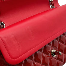 将图像加载到图库查看器中，CHANEL Matelasse W Flap W Chain Shoulder RedA01112 Enamel Size 25
