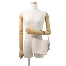 将图像加载到图库查看器中，LOUIS VUITTON All In BB Dream CreamM25673 Monogram Empreinte Leather
