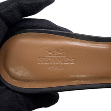 Load image into Gallery viewer, HERMES Oazis Sandals Black Leather Size 36H
