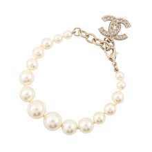 将图像加载到图库查看器中，CHANEL CC Logo Faux Pearl Bracelet Metal Rhinestone Faux Pearl
