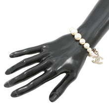将图像加载到图库查看器中，CHANEL CC Logo Faux Pearl Bracelet Metal Rhinestone Faux Pearl
