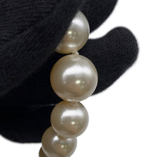 将图像加载到图库查看器中，CHANEL CC Logo Faux Pearl Bracelet Metal Rhinestone Faux Pearl
