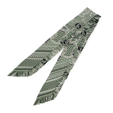 将图像加载到图库查看器中，HERMES Twilly Frill Apron Doll Bandana Eperon d'Or Bandana Sage/Black/White Silk100%
