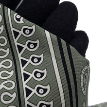 将图像加载到图库查看器中，HERMES Twilly Frill Apron Doll Bandana Eperon d'Or Bandana Sage/Black/White Silk100%
