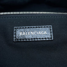 将图像加载到图库查看器中，BALENCIAGA Le Cagoule Backpack Black766297 Leather
