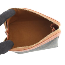 Load image into Gallery viewer, CELINE Triomphe Cosmetic Pouch Tan4M1622CZJ.04LU PVC Leather Size Small
