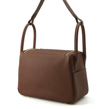 Load image into Gallery viewer, HERMES Lindy Terre Taurillon Clemence Size 26
