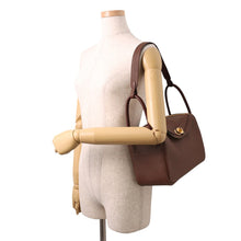 Load image into Gallery viewer, HERMES Lindy Terre Taurillon Clemence Size 26
