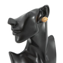 将图像加载到图库查看器中，CHANEL Shell Motif Earrings Gold Metal Rhinestone
