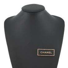 将图像加载到图库查看器中，CHANEL Logo Brooch Black/GoldABA771 Metal
