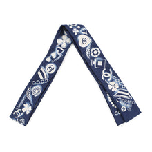 将图像加载到图库查看器中，CHANEL Scarf CC Logo Icon motif Navy/White Silk100%
