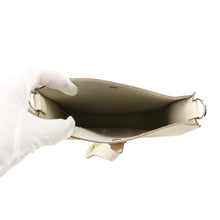 Load image into Gallery viewer, HERMES Evelyne Sellier Craie Epsom Size TPM
