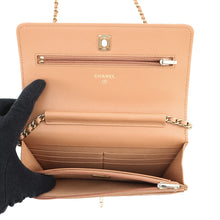 将图像加载到图库查看器中，CHANEL Classic Chain Wallet BrownAP4241 Caviar Leather
