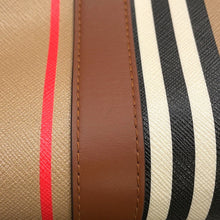 将图像加载到图库查看器中，BURBERRY Icon Stripe Book Tote Beige/Brown80730571 PVC Leather
