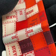 将图像加载到图库查看器中，HERMES Twilly Bolduk Rouge/Bordeaux/Creme Silk100%
