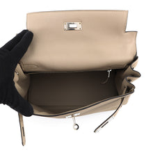 Load image into Gallery viewer, HERMES Kelly Retourne Gris Tourterelle Togo Leather Size 28
