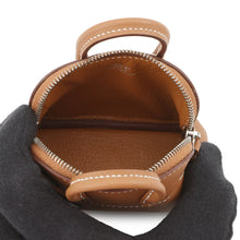 将图像加载到图库查看器中，HERMES Bolide Shark Bag Charm Gold Swift Leather
