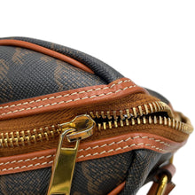 将图像加载到图库查看器中，CELINE Triomphe Boston 2-Way Handbag Tan197582 PVC Leather Size Small
