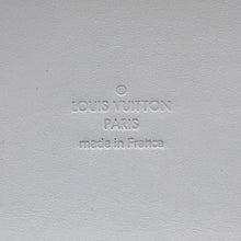 将图像加载到图库查看器中，LOUIS VUITTON Soft Trunk Epi Plage Shoulder Bag White/TransparentM55602 PVC Leather
