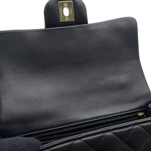将图像加载到图库查看器中，CHANEL Matelasse Top Handle Mini Flap Bag BlackAS2431 Lambskin Size 20
