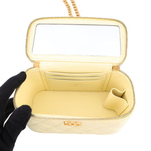 将图像加载到图库查看器中，CHANEL Vanity ChainShoulder Bag Light YellowAP3301 Lambskin
