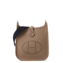 将图像加载到图库查看器中，HERMES Evelyne Long Etoupe/Blue Indigo Taurillon Clemence Size TPM
