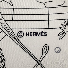 将图像加载到图库查看器中，HERMES Carre HERMES Flagship Hermes Flagship Size 90 White/Black/Grease Silk100%
