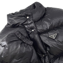 Load image into Gallery viewer, PRADA Cropped Vest/Down Jacket Triangle Logo 24 Size 40 Black291805 Nylon100%
