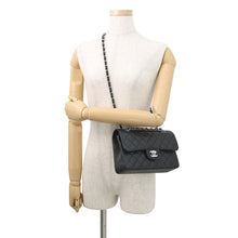 将图像加载到图库查看器中，CHANEL Matelasse Double Flap Chain Shoulder Bag BlackA01113 Caviar Leather Size 23
