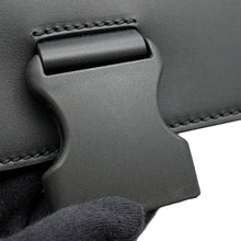 Load image into Gallery viewer, GUCCI Messenger Shoulder Bag Beige/Black406367 GG Supreme Leather
